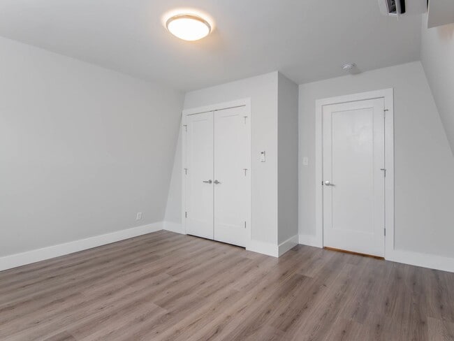 Building Photo - Asheville Duplex Rental-Oakley Area