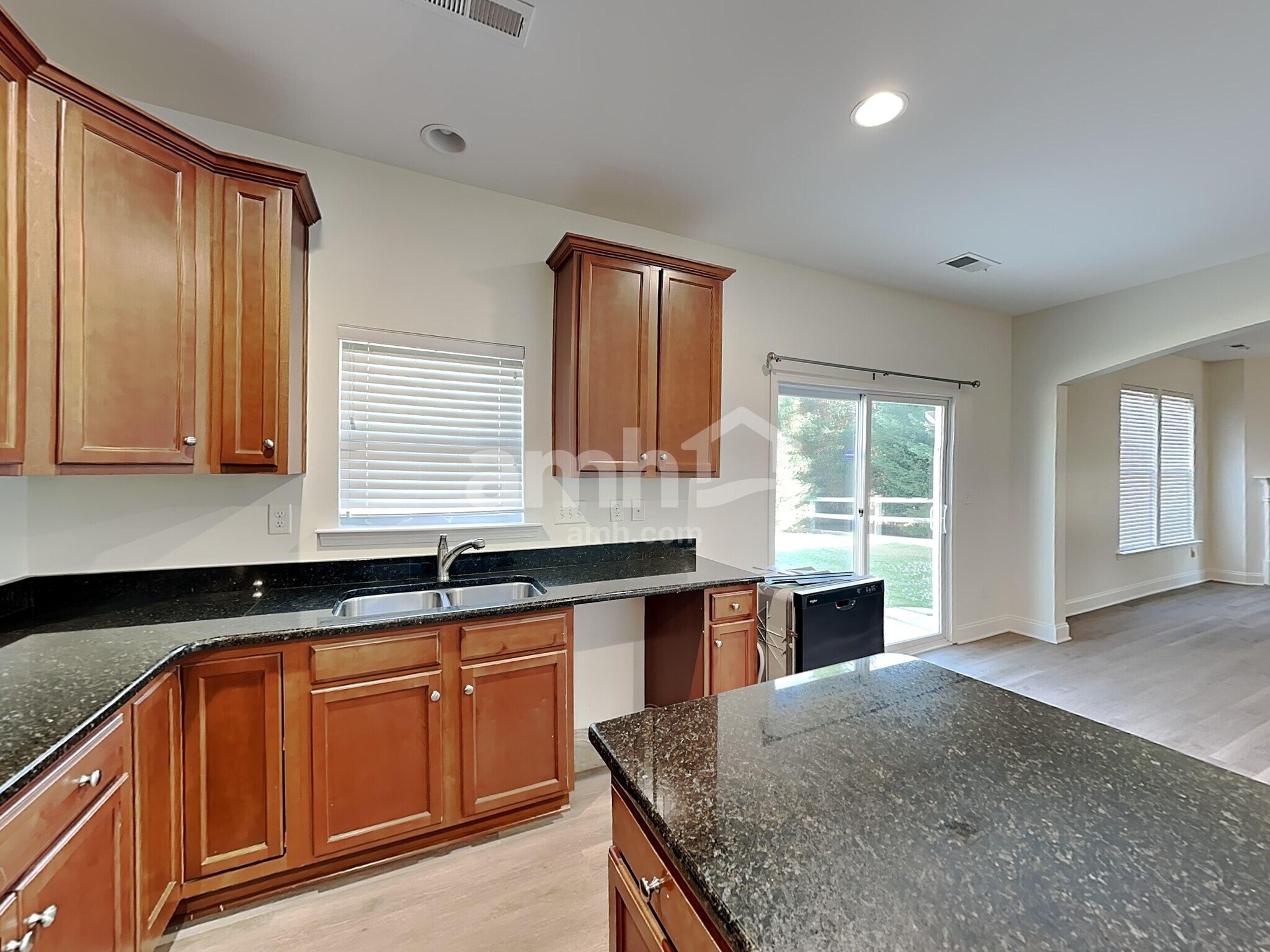 Building Photo - 1001 Haven Ln