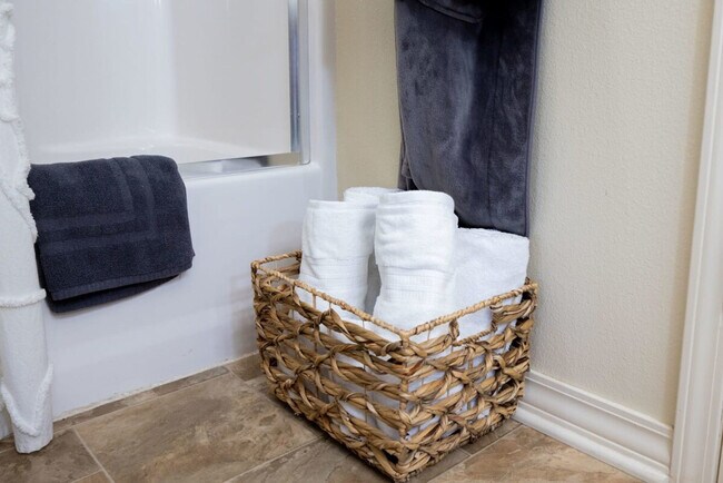 Building Photo - 145 Baxter Ln