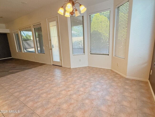 Building Photo - 2729 S Sorrelle