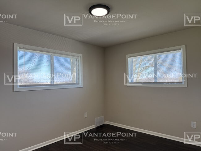 Building Photo - 3604 School Rd