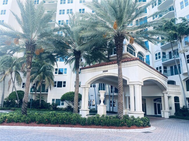 Building Photo - 20000 E Country Club Dr