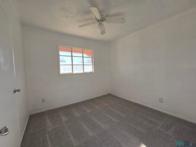 Building Photo - 3012 Las Palomas Rd