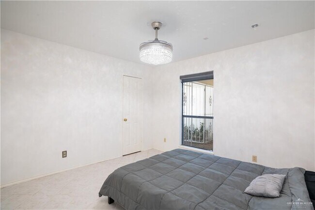 Building Photo - 27 N 33rd St