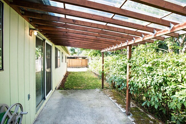 Building Photo - 2729 SE 63rd Ave