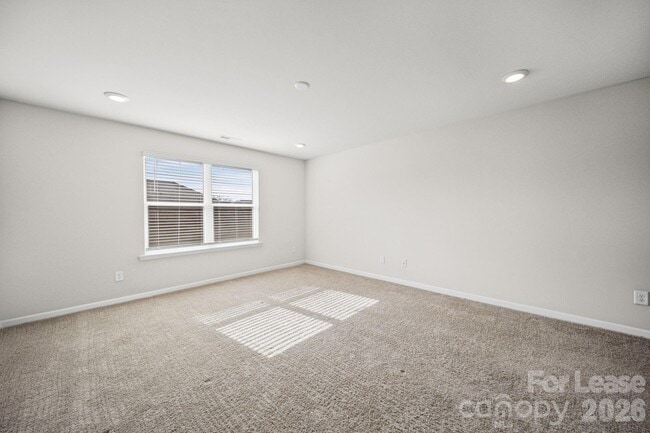 Building Photo - 410 Kenwood Vw