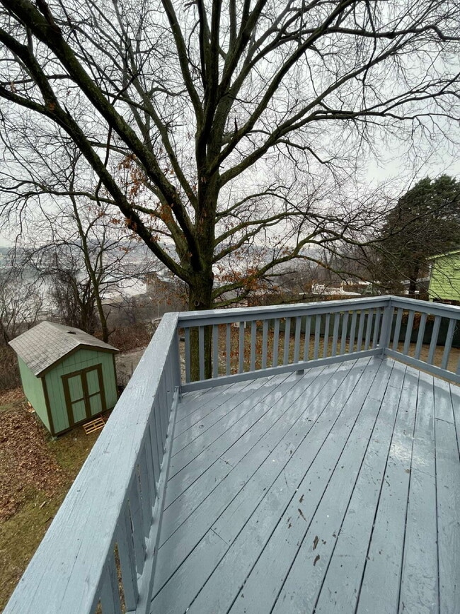 Building Photo - 107 Shoup St