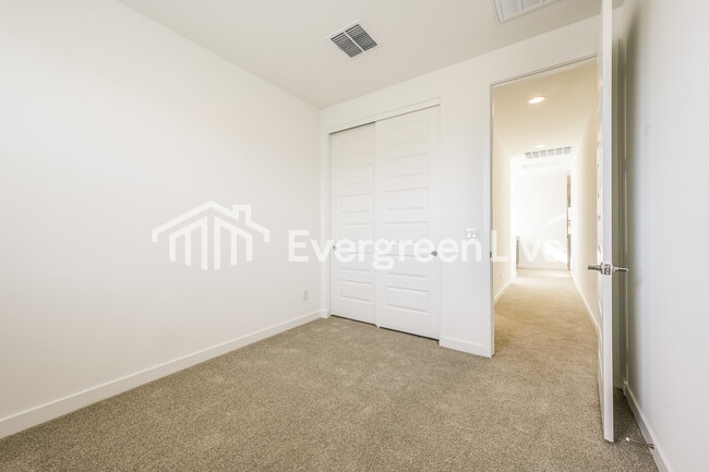 Building Photo - 9844 W Verde Ln