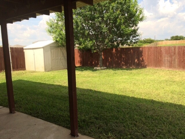 Building Photo - 2804 Blackburn Dr