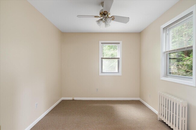 Building Photo - 2 Congdon Ln