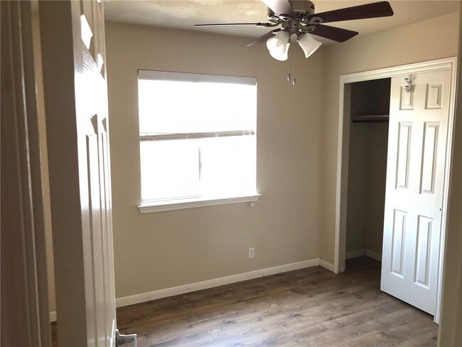 Building Photo - 8537 Shallot Way