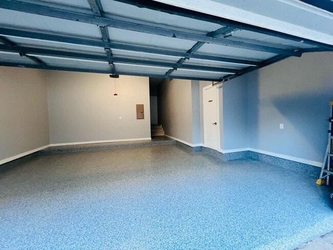 Building Photo - 1211 Beaconsfield Lane
