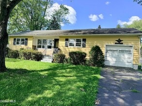 Building Photo - 5 Blue Creek Ln