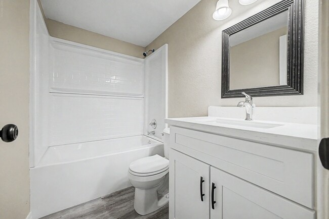 Building Photo - Single Family