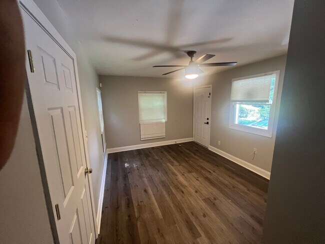 Building Photo - 1700 Lanier Dr SW