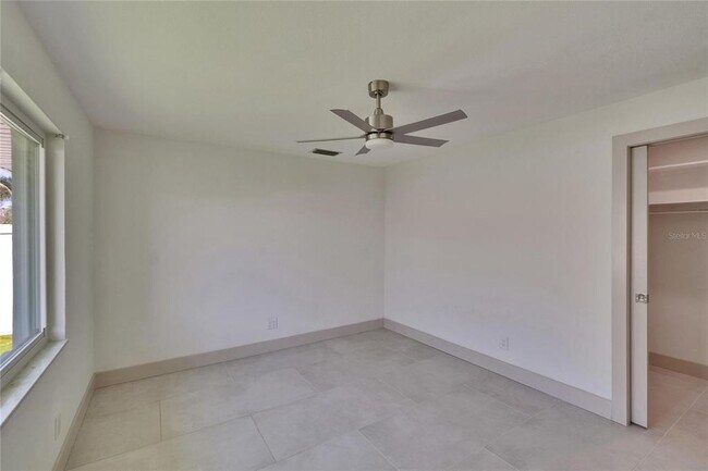 Building Photo - 1492 Sea Gull Dr S