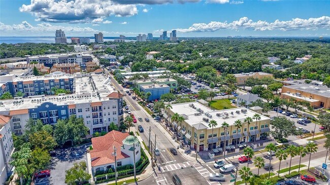 Building Photo - 410 S Armenia Ave