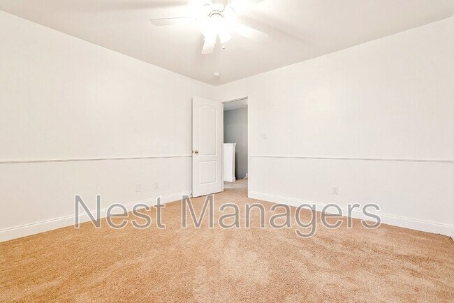 Building Photo - 1081 Ronald Reagan Drive