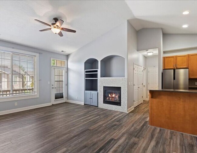 Building Photo - North Salt Lake Like New 2 bad, 2 bath 2 car garage
