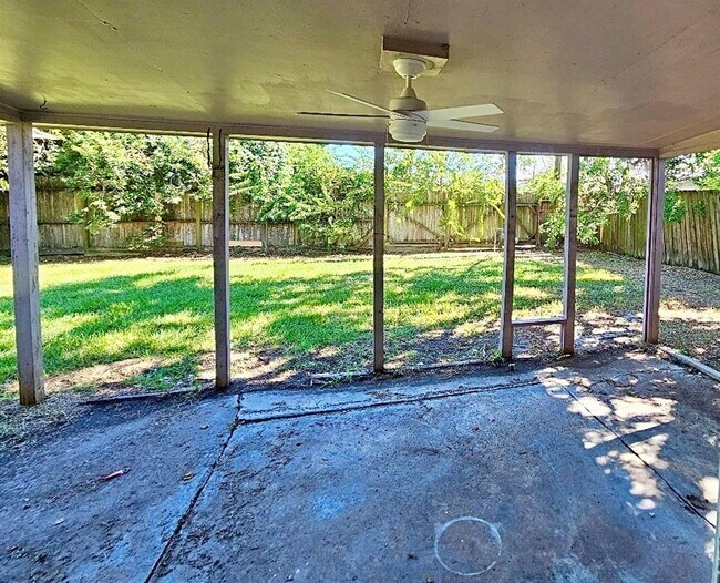 Building Photo - 1829 Aspen Ln