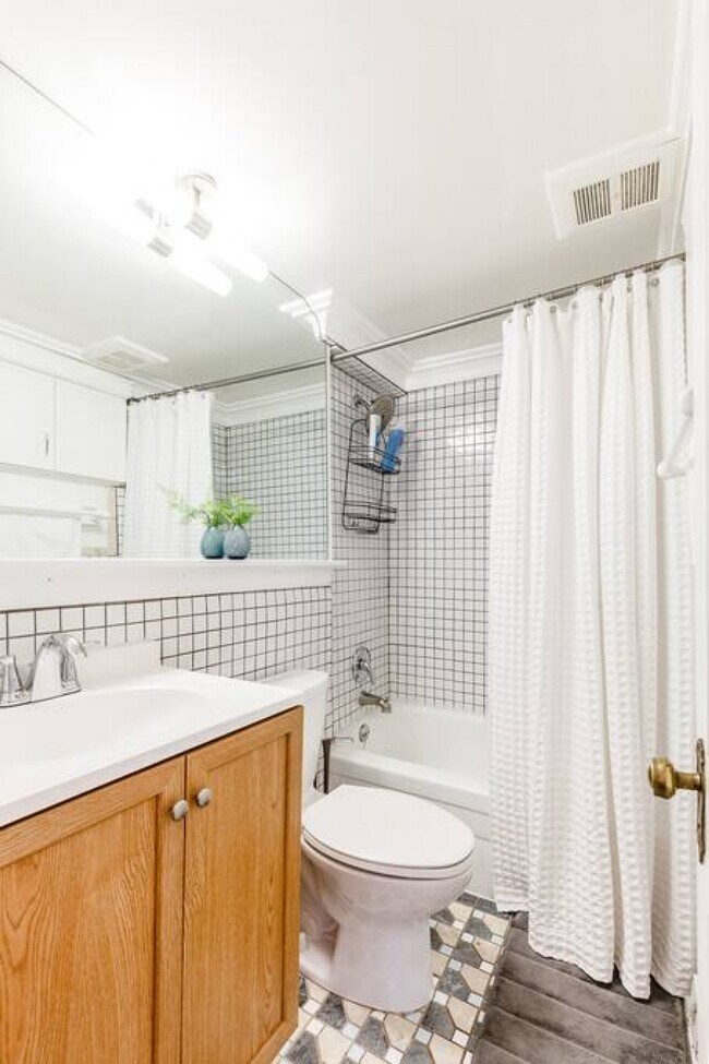 Building Photo - 11 Catlin Alley