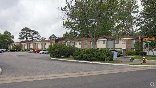 Primary Photo - Pine Shore Apartments