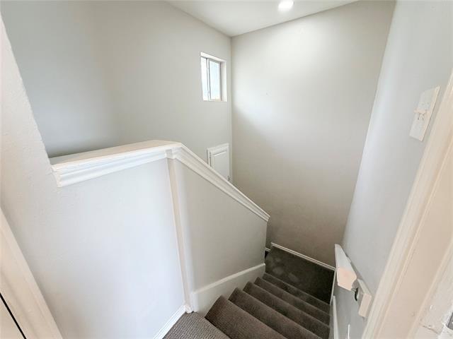Building Photo - 2412 Lakeview Cir