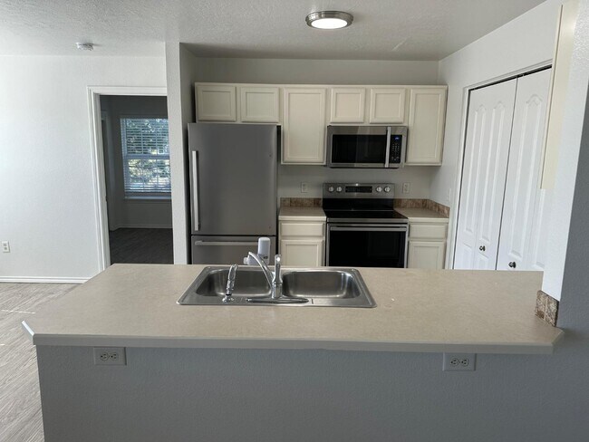 Building Photo - 11811 Clover Field Ln