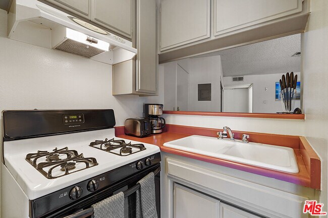 Building Photo - 3600 Bagley Ave