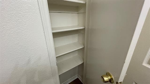 Building Photo - 320 Pebblebrook Ln