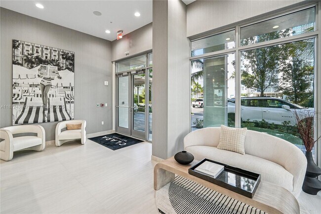 Building Photo - 10281 W Bay Harbor Dr