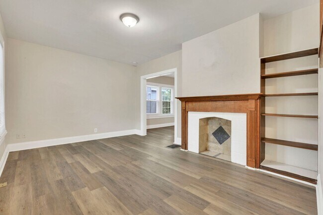 Building Photo - 243 N Wayne Ave