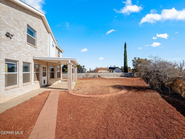 Building Photo - 4572 Loma Linda Cir