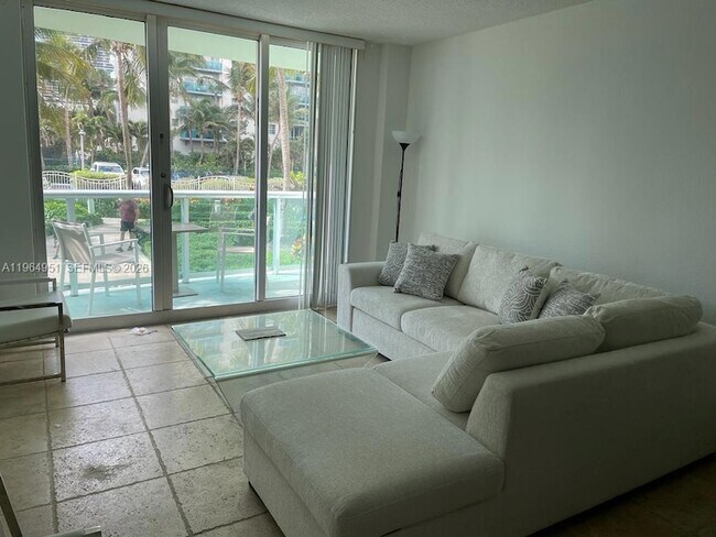 Building Photo - 3901 S Ocean Dr