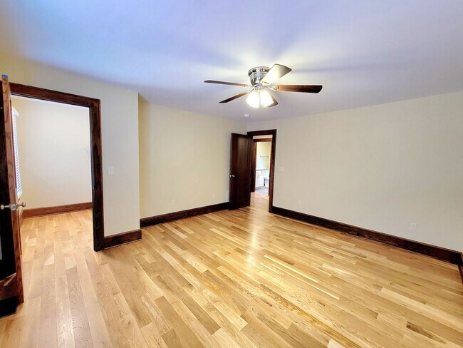 Building Photo - 2166 Arlington Ave