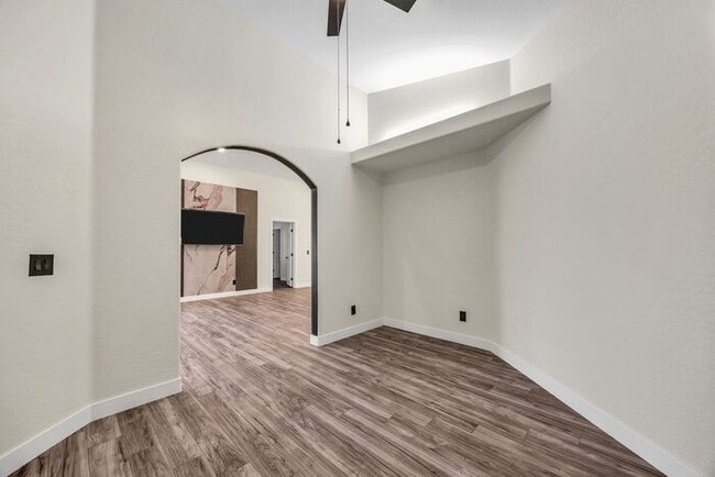 Building Photo - 3283 E Bonanza Rd