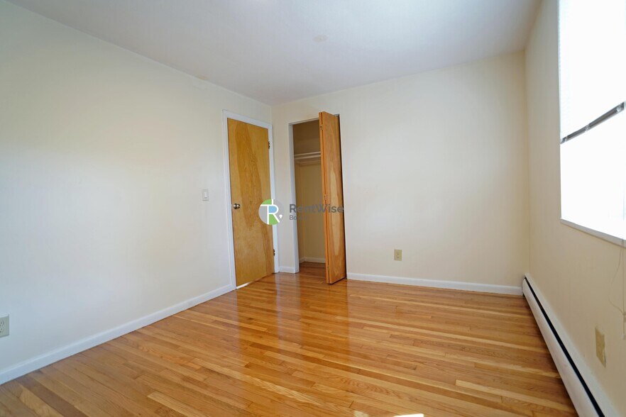 Building Photo - 110 Babcock St