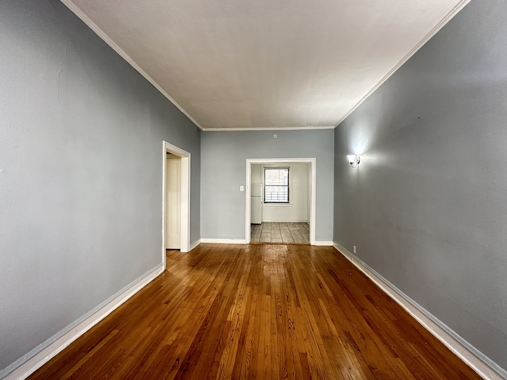 Building Photo - 1321.5 W Estes Ave