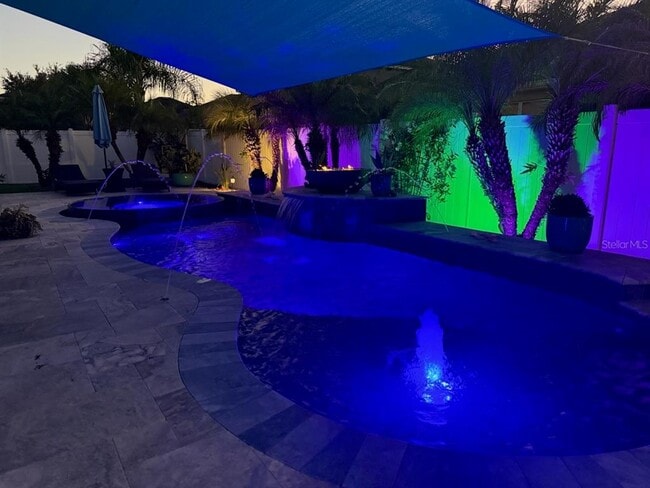 Building Photo - 2624 Kenchester Loop