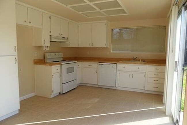 Building Photo - REDUCED!!!!