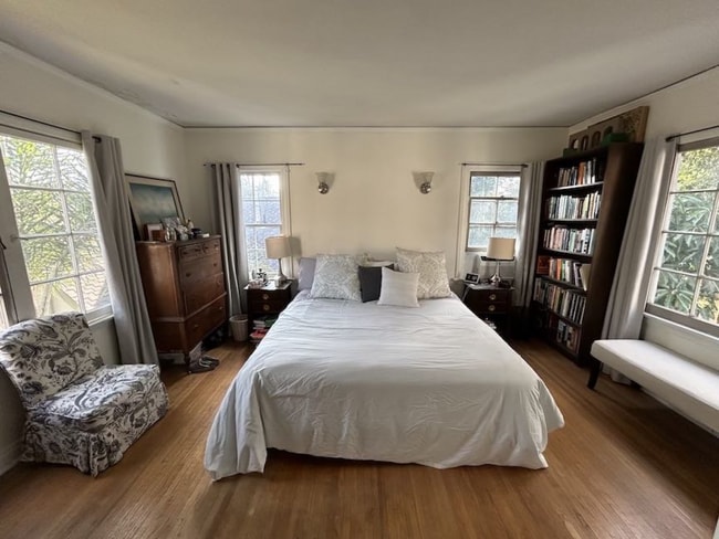 Building Photo - 1549 Rendall Pl