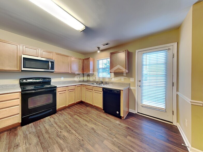 Building Photo - 5137 Brahman Dr