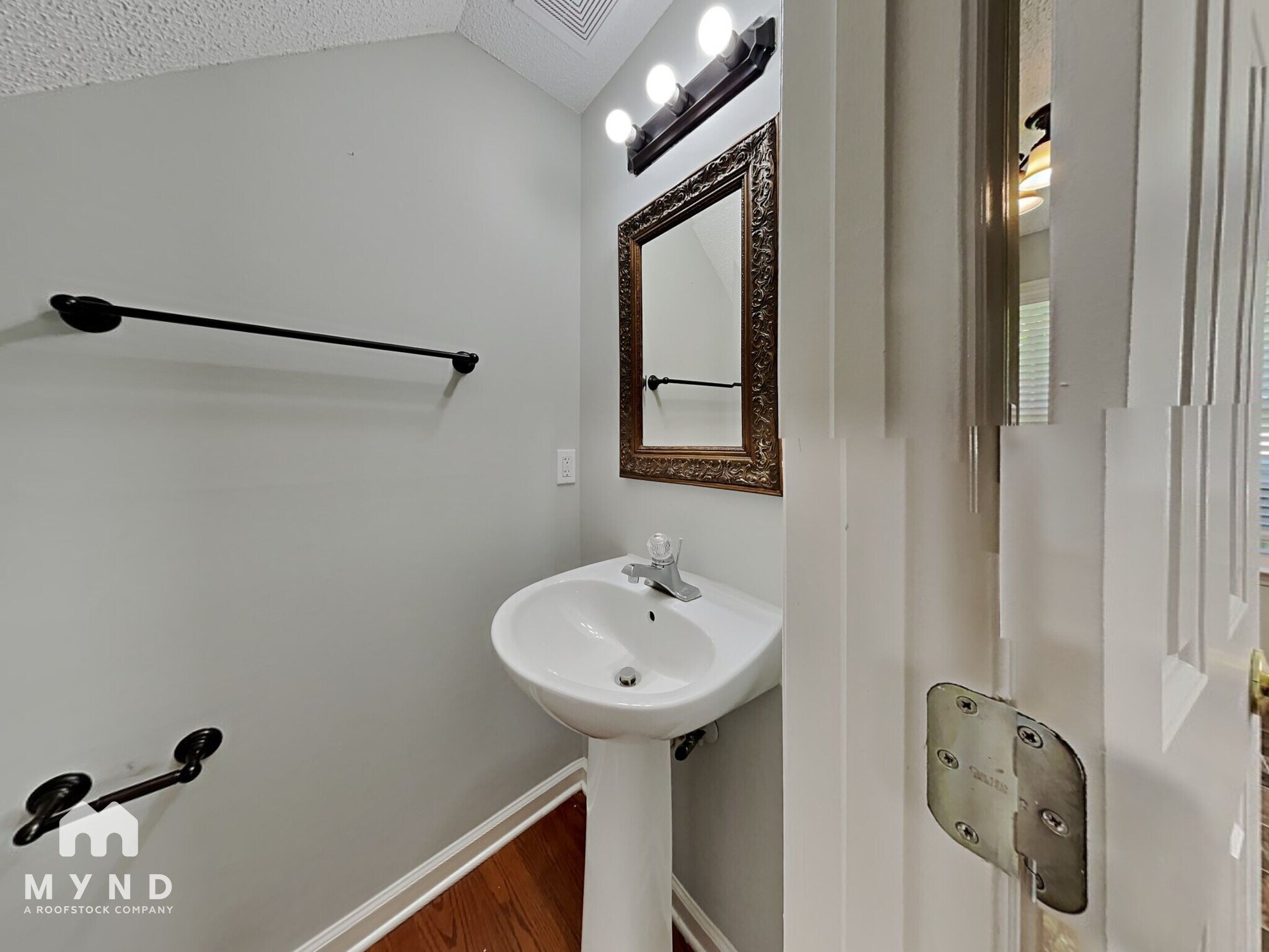 Building Photo - 1808 Crag Burn Ln