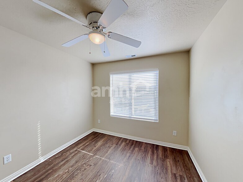 Building Photo - 2129 Revere Way
