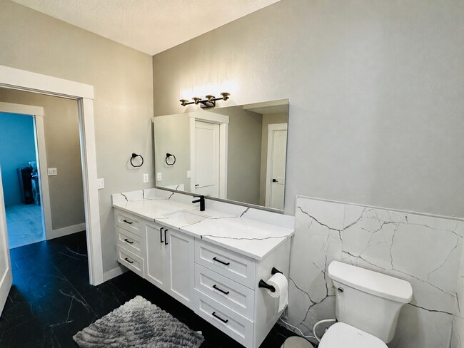 Building Photo - Stunning Custom Camas Home