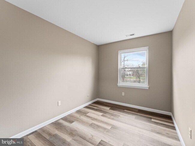 Building Photo - 144 Willow Turn