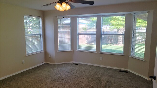 Building Photo - 3 Bedroom with large yard.