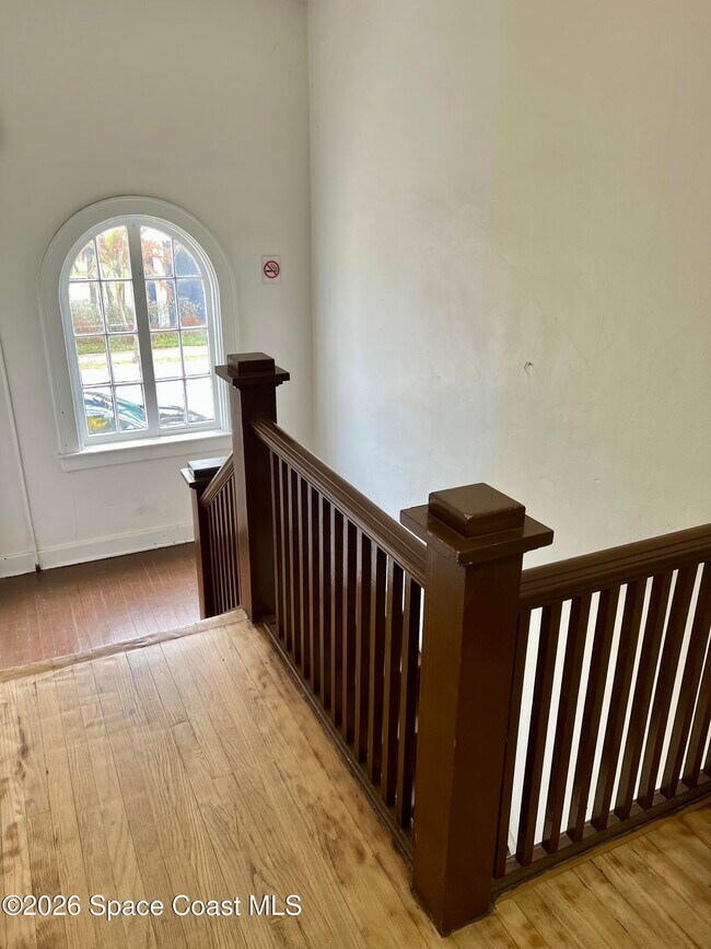 Building Photo - 2104 Waverly Pl