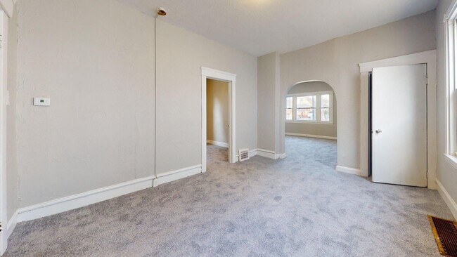 Building Photo - 3523 Walton Ave