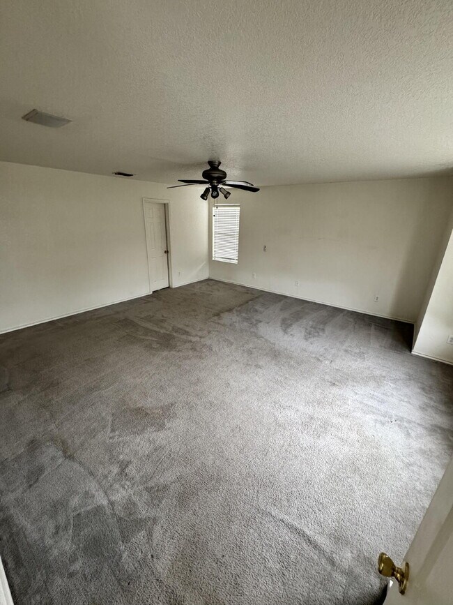 Building Photo - Beautiful home located in the desirable Ga...